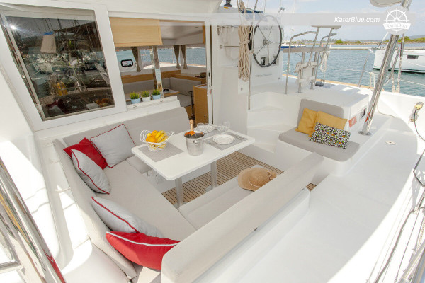 Offre de location à la journée sur un catamaran Deluxe Mellieha-Malte