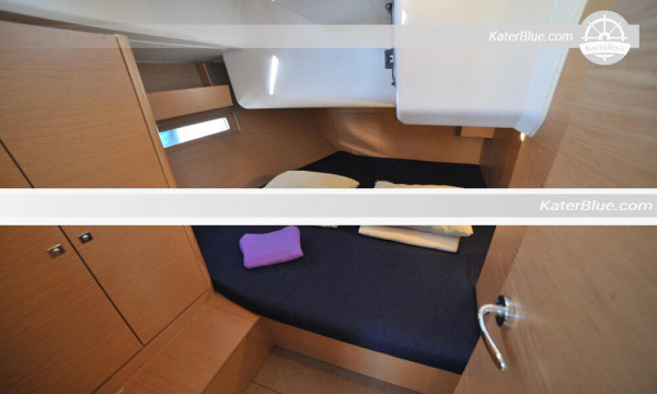 Segelyachtcharter entlang der Küsten Sardiniens, Italien