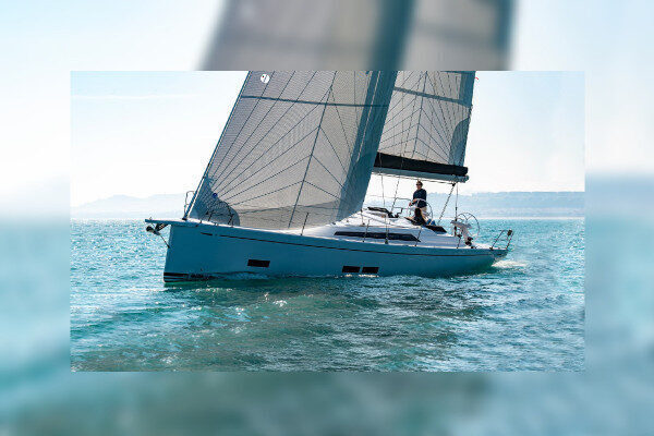 High-end sailboat weekly charters in Sicily-Italy
