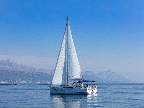 Weekly sailing yacht bareboat charter Split, Croatia