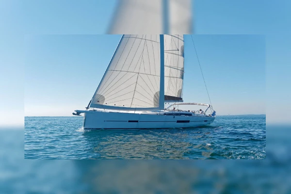 Εβδομαδιαία ενοικίαση γιοτ Grand Large Sail στο Ντουμπρόβνικ της Κροατίας