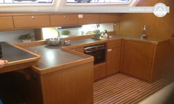 Le Bavaria Cruiser 51 propose une location hebdomadaire Sukosan-Croatie