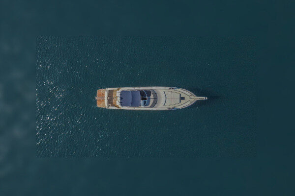 Amalfi coast day charter on Uniesse yacht Napoli-Italy