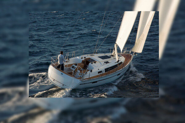 Weekly yacht charter in Alimos, Greece