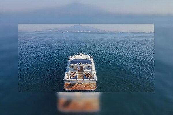 Capri & Positano day charter on Uniesse yacht Napoli-Italy