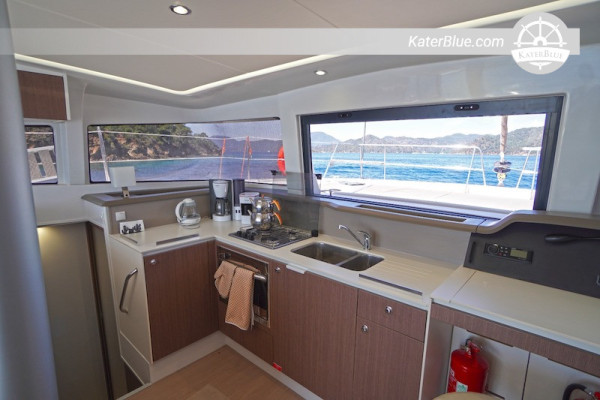 Bali Catamaran propose des locations hebdomadaires en Lycie (Turquie).