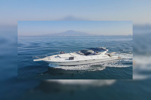 Capri day charter on Uniesse yacht Napoli-Italy