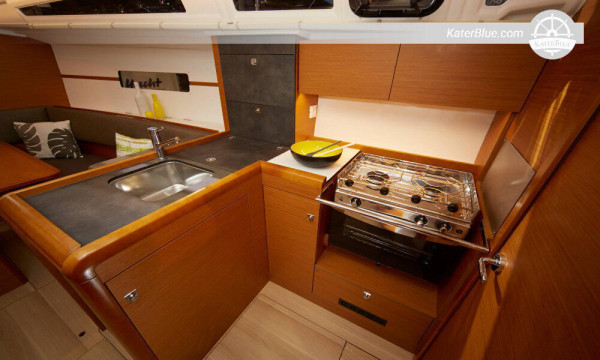 Jeanneau Segelyacht für Wochencharter Antibes-Frankreich