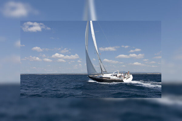 Modern Beneteau yacht for weekly charter Antibes-France