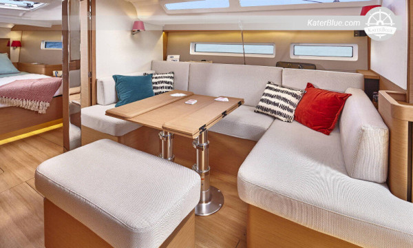 Jeanneau Yacht til ugentlig charter i Trogir, Kroatien
