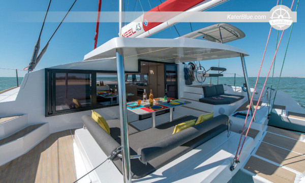 Deluxe catamaran εβδομαδιαία ναύλωση La Rochelle-France