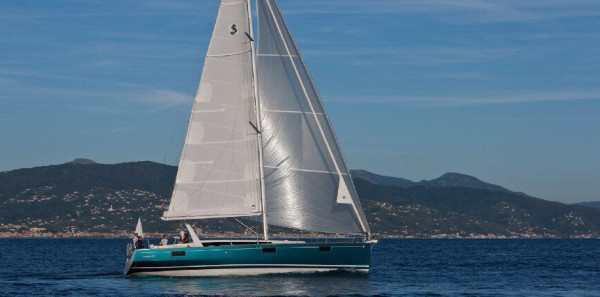 Beneteau vessel weekly charter around National Park-Croatia
