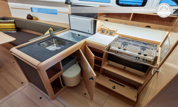 Locations hebdomadaires disponibles sur le bateau Jeanneau Hvar-Croatia