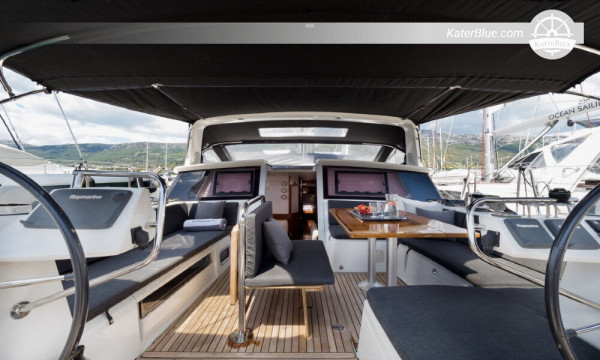 Beneteau Sense yatı, Vis-Hırvatistan'da haftalık kiralama için mevcuttur.