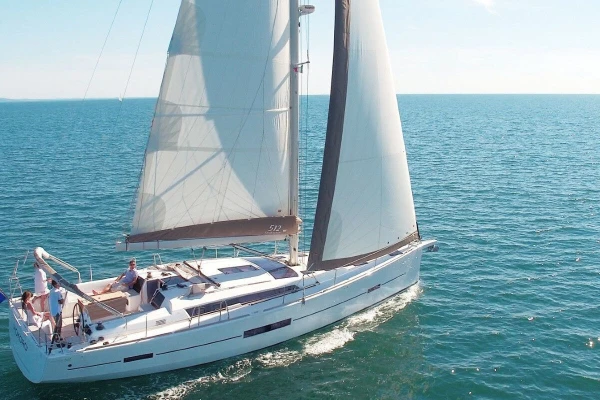 Sewa kapal Dufour mingguan rute Mallorca-Spanyol