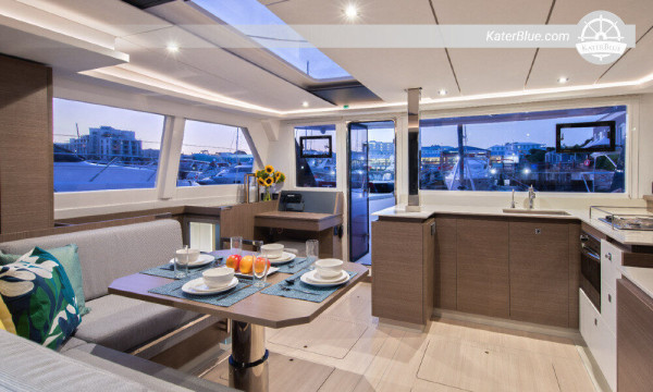 Ugentlige premium katamarancharter Athen-Grækenland