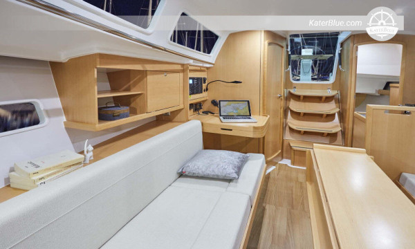 Jeanneau-Schiff 6-Stunden-Charter Cádiz-Spanien