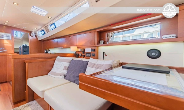 Fantastisk ugentlig bareboat charter i Ibiza, Spanien