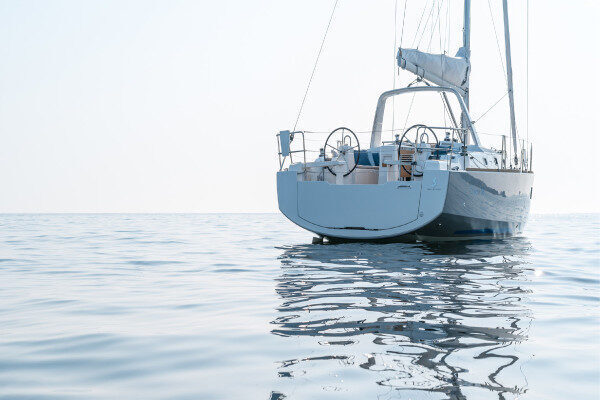 Alquiler semanal barco Oceanis Cerdeña-Italia