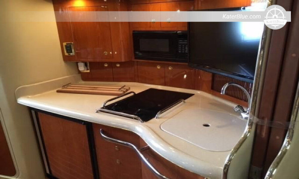 Halvdags charter på Sea Ray-yacht med skipper i Marbella, Spanien