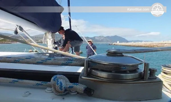 Aluguel semanal de iate a motor de luxo de 43 metros com 6 cabines e capacidade para 12 pessoas, com skipper, em Yalikavak, Turquia.