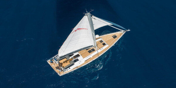 14-Days Cyclades Skippered Charter in Alimos, Greece 