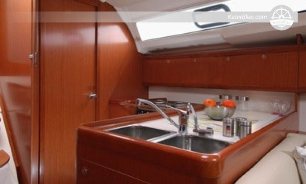 Daiily Sailboat Charters to Gramvousa in Chania, Greece 