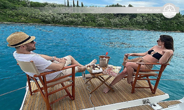 Ναυλώσεις γυμνού σκάφους με εδαφική απόλαυση στον κόλπο Bigovo-Μαυροβούνιο