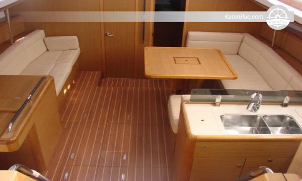 Esplorazione dell'isola in bareboat con noleggio settimanale Solta-Croazia