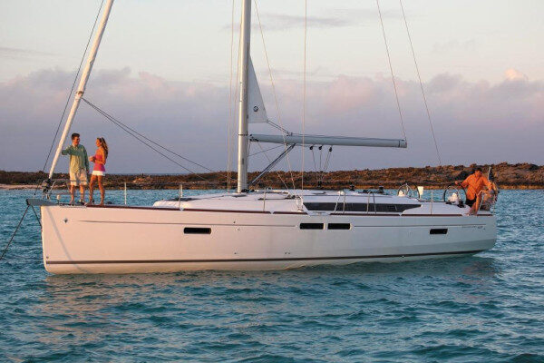 Jeanneau yacht weekly charter Hydra-Greece