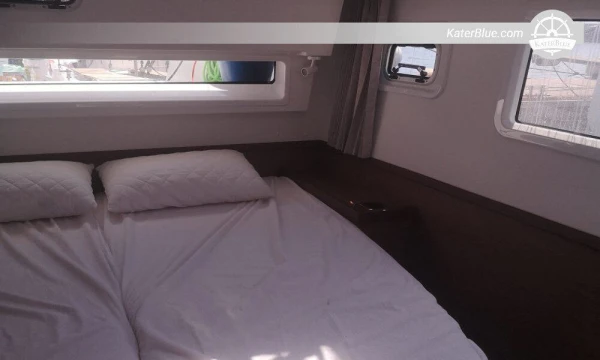 希腊阿吉斯特里岛泻湖船舶每周包船