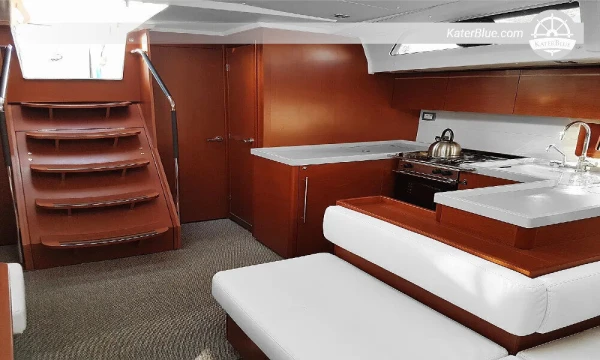 Nave a vela disponibile per charter settimanali Agistri-Grecia