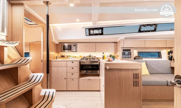 Ein einstündiger Yachtcharter mit malerischer Kulturprogramm ab Lissabon, Portugal
