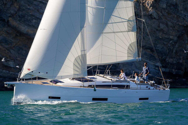 Dufour Yachts propose des locations à la semaine à Meganisi, en Grèce.