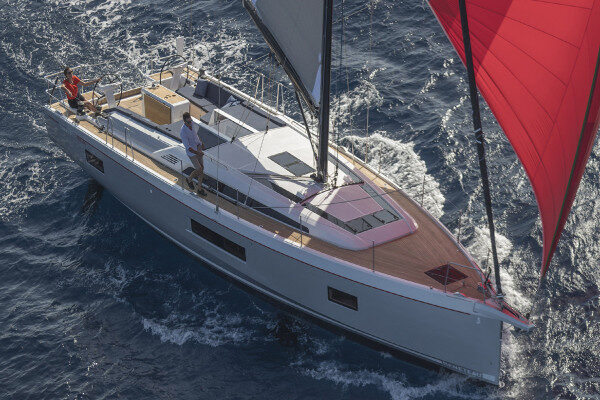 Sailing vessel available weekly charters Alimos-Greece