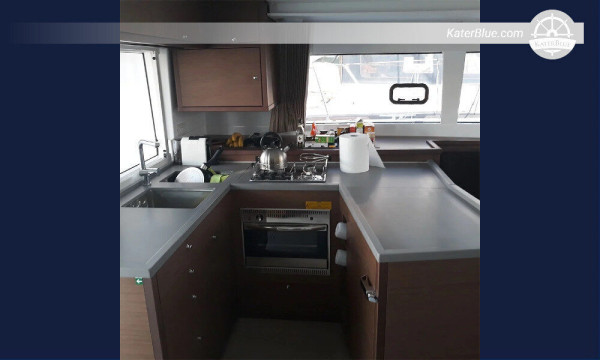 Alquiler de catamaranes sin tripulación disponibles en Milos, Grecia