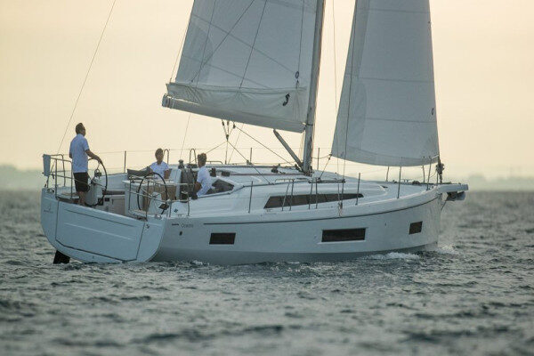 Wöchentliche Bareboat-Charter in Methana, Griechenland