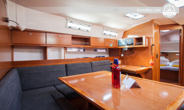 Skippered day charter Horseshoe Bay Australia