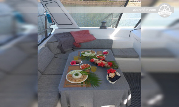 Catamaran charter met schipper bij Conway Reef, Fiji