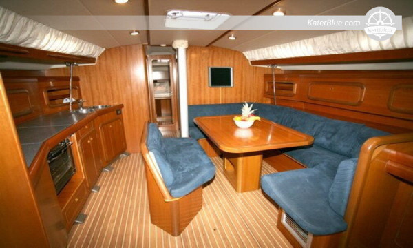 Portimao Splendor Full-Day Charter from Lagos, Portugal