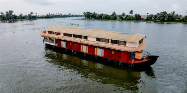 Cruising the Backwaters Houseboat Weekly Charter Kerala, India