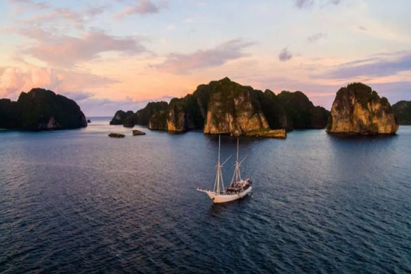 Træ gulet overnatning charter Padai-Kecil-Island Indonesien