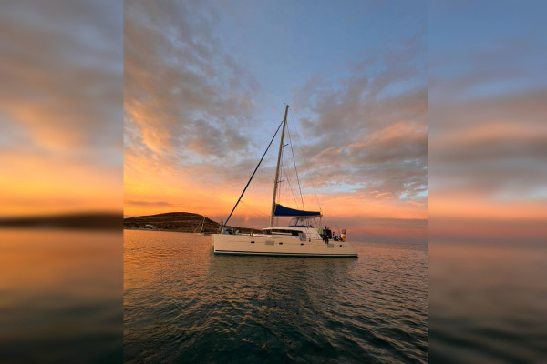 Skippered catamaran charter Espiritu-Santo Mexico
