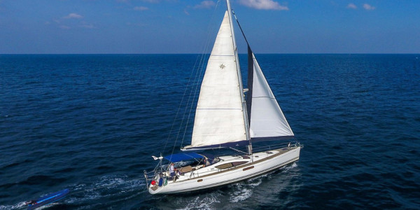 Whitehaven Beach Tranquil 3-Night Charter Queensland, Australia
