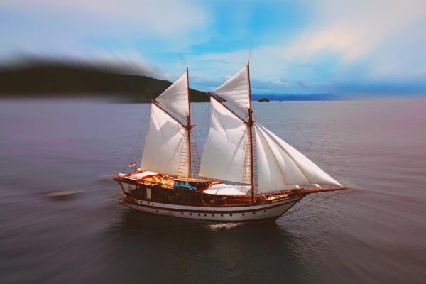 Noční luxusní gulet charter Sebayur-Island Indonésie