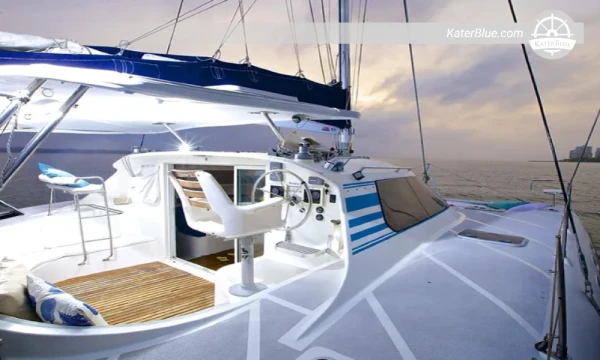 Aluguel de catamarã de luxo por meio dia em San Bernardo, Colômbia.