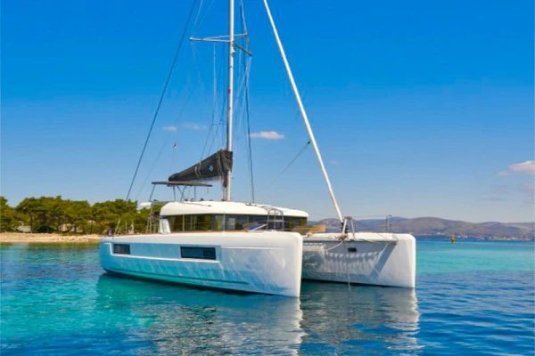 Location de catamarans de luxe sur le lagon à Pelican Island, Panama
