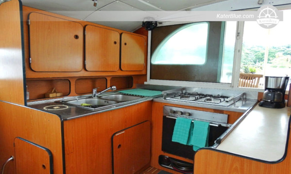 Catamaran luxury day charter Isla-Perro Panama