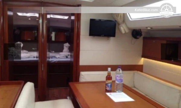 Sewa kapal pesiar Beneteau all-inclusive di Isla Verde, Panama.