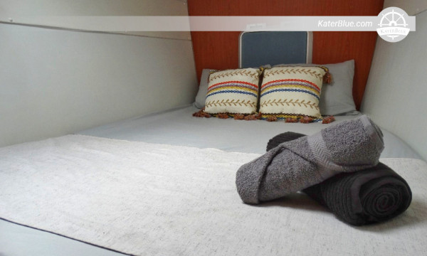 Catamaran luxury day charter Isla-Perro Panama